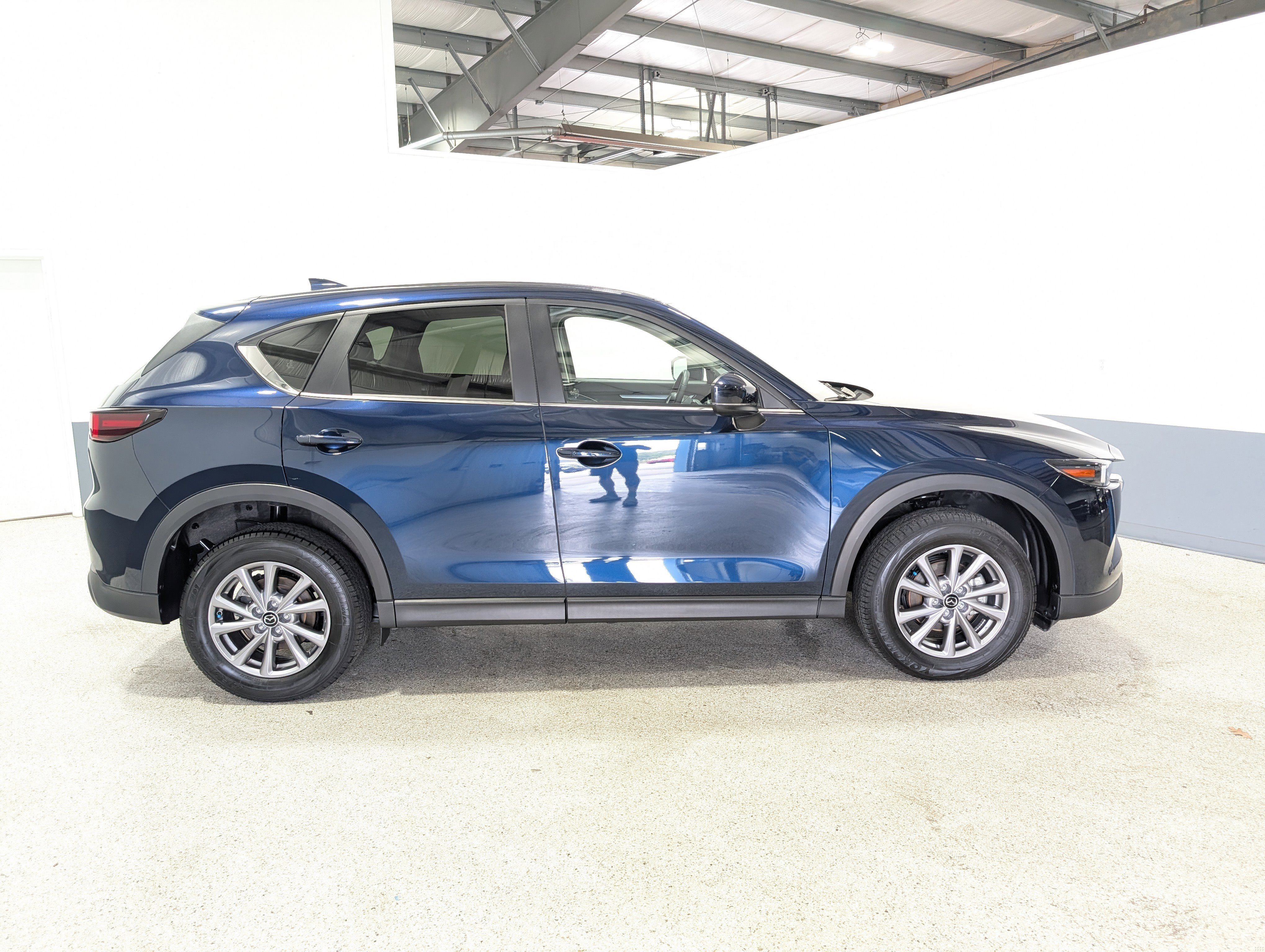 Used 2023 MAZDA CX-5 AWD 2.5 S w/ Select Package image 2
