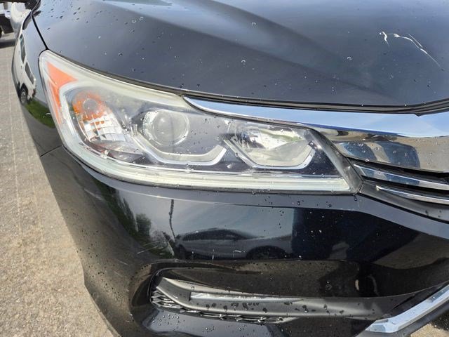 Used 2017 Honda Accord EX-L image 18