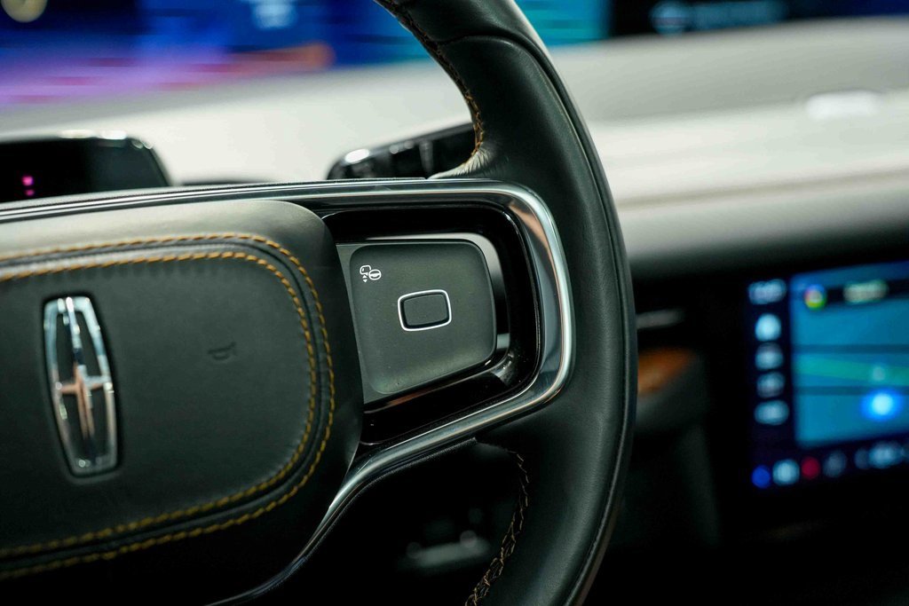 Used 2025 Lincoln Navigator Black Label image 45