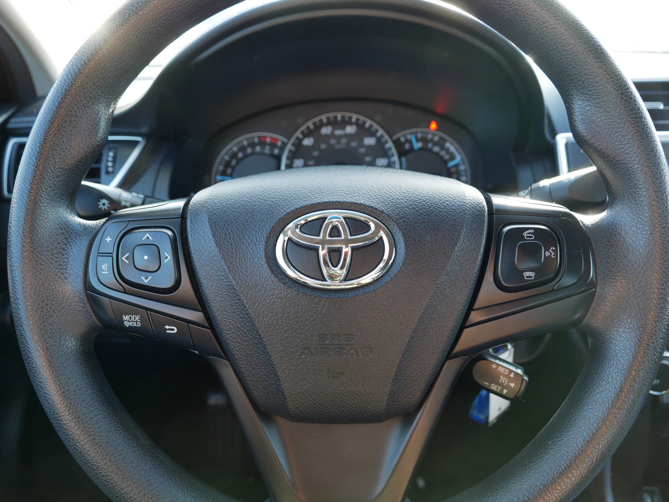 Used 2015 Toyota Camry LE image 25