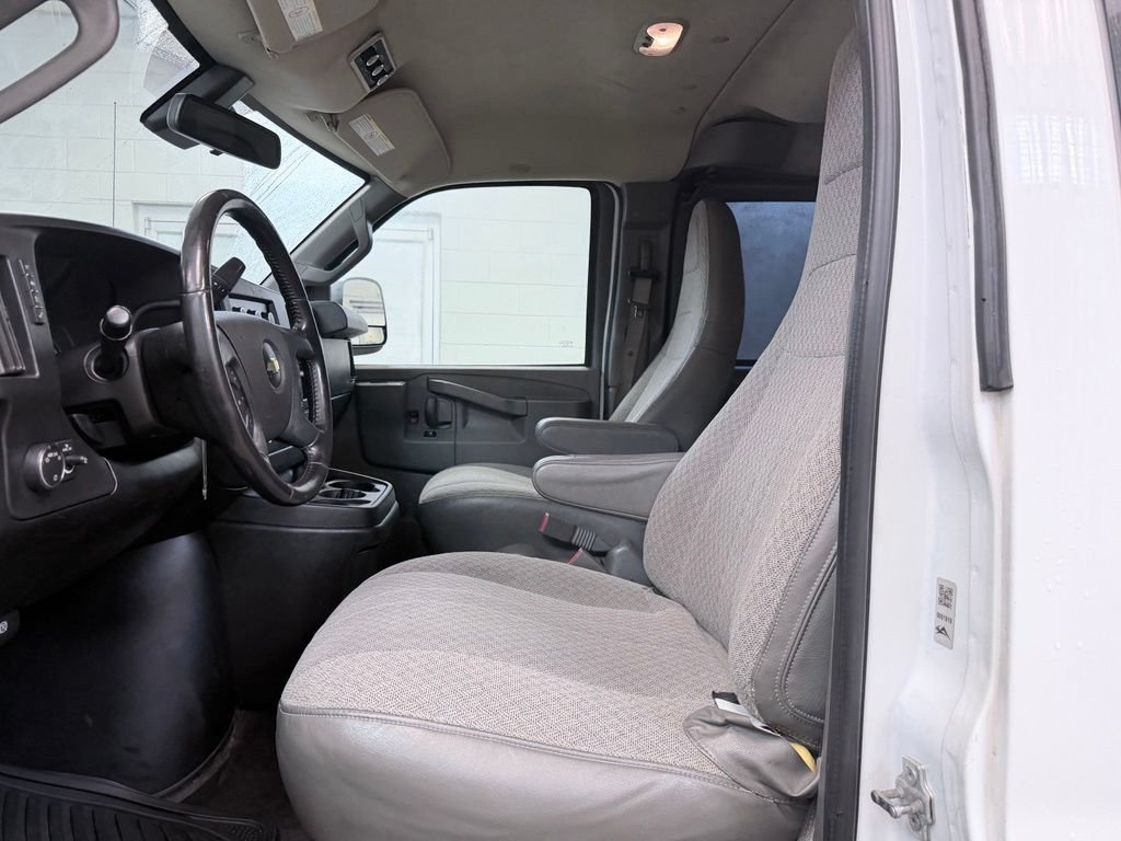Used 2020 Chevrolet Express 3500 LT w/ LT Preferred Equipment Group RWD image 11