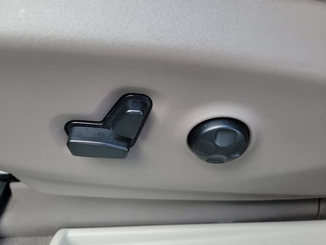 Used 2021 Chrysler Pacifica Touring-L FWD image 20