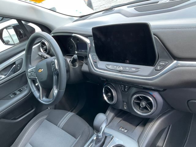 Used 2023 Chevrolet Blazer LT w/ Convenience Package FWD image 9