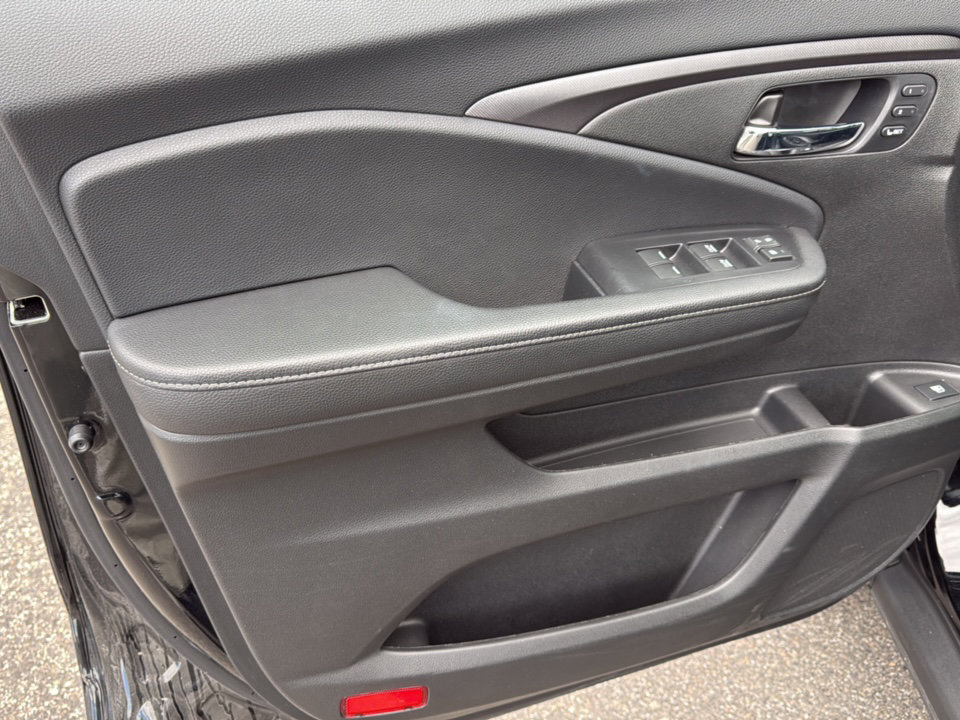 Certified 2024 Honda Ridgeline RTL image 17