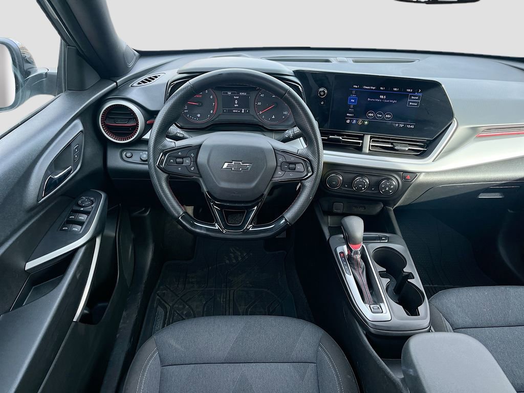 Used 2024 Chevrolet Trax RS FWD image 22