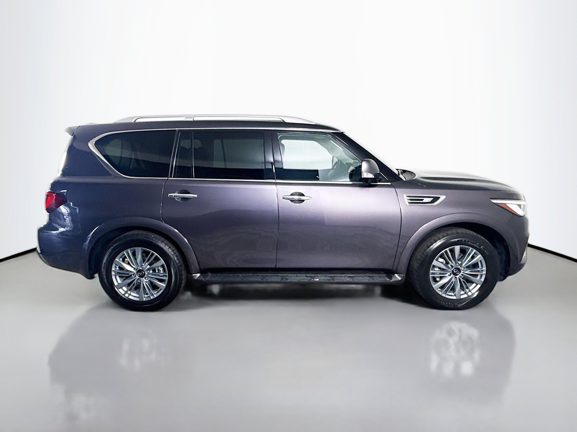 Used 2024 INFINITI QX80 Luxe image 11