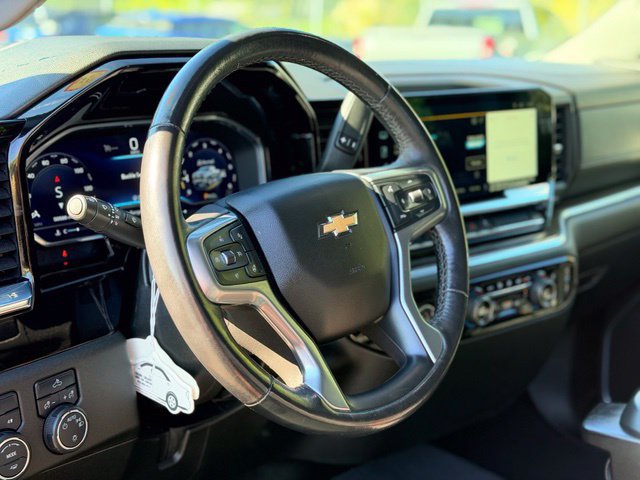 Used 2022 Chevrolet Silverado 1500 LT AWD/4WD image 10