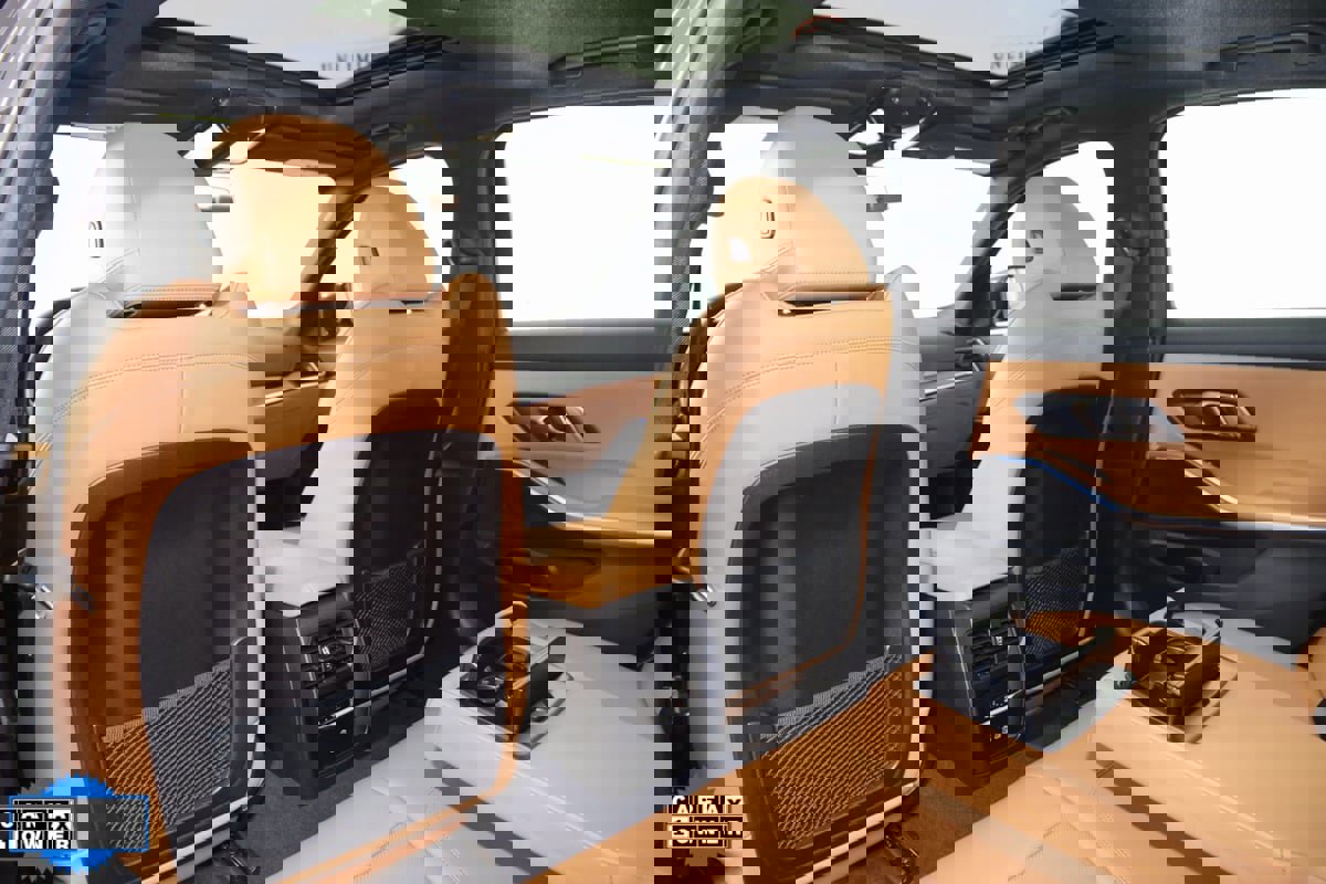 Used 2023 BMW 330i xDrive Sedan w/ Driving Assistance Package image 55