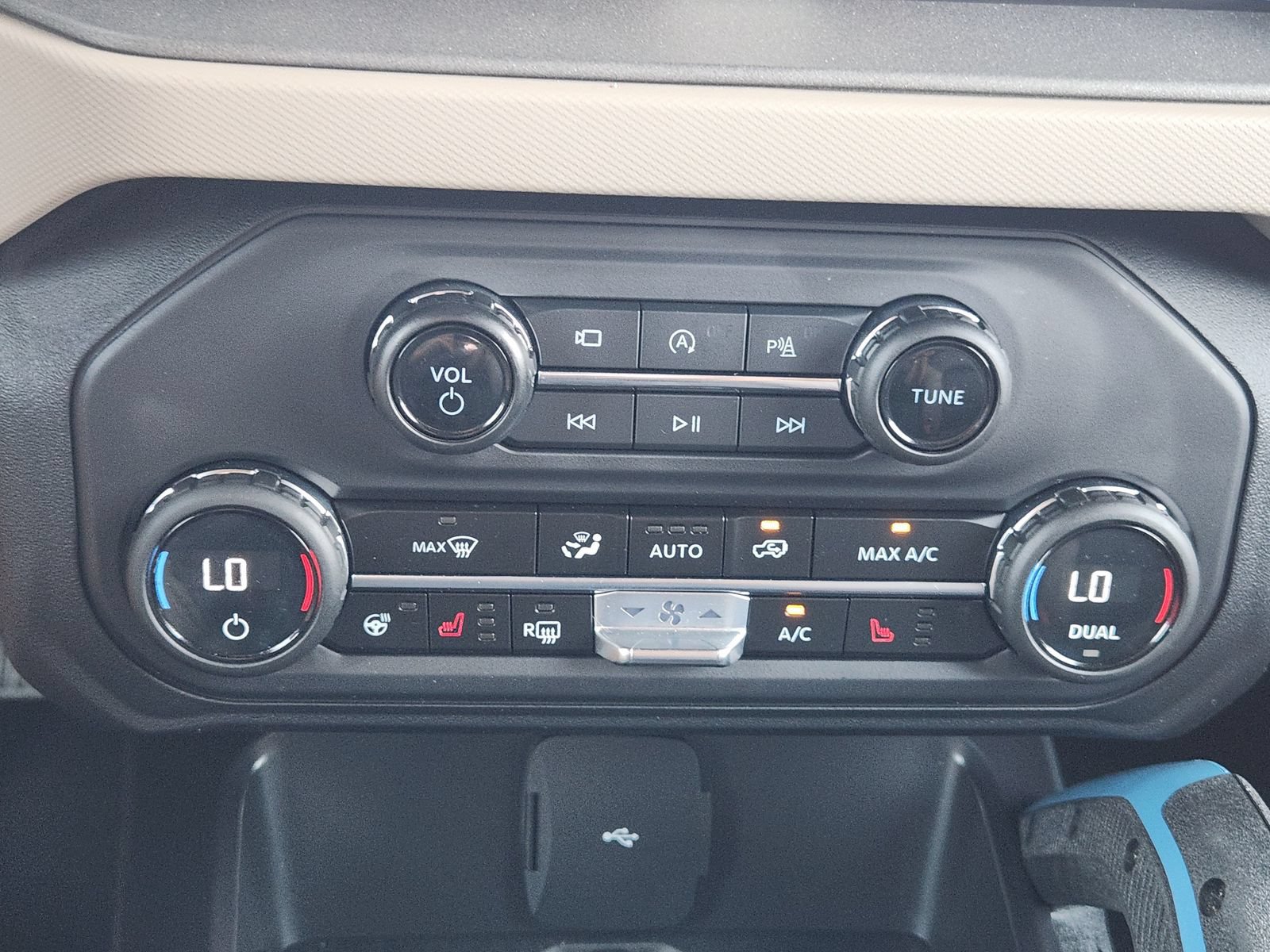 Used 2024 Ford Bronco Wildtrak AWD/4WD image 22