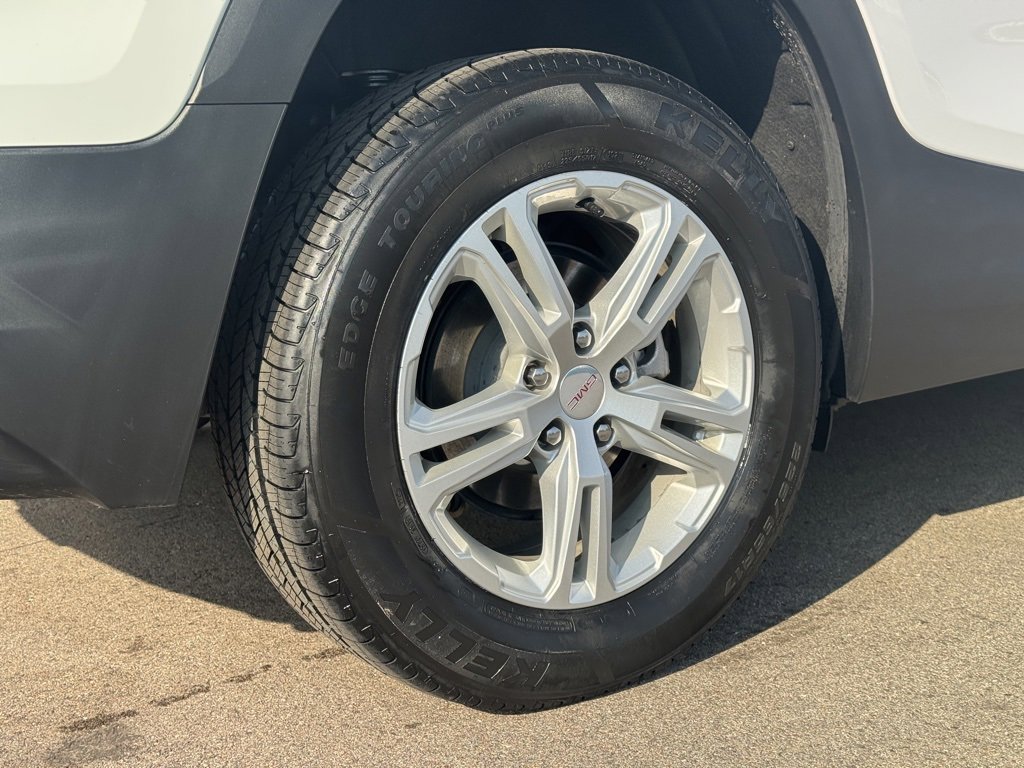 Used 2023 GMC Terrain SLE image 27