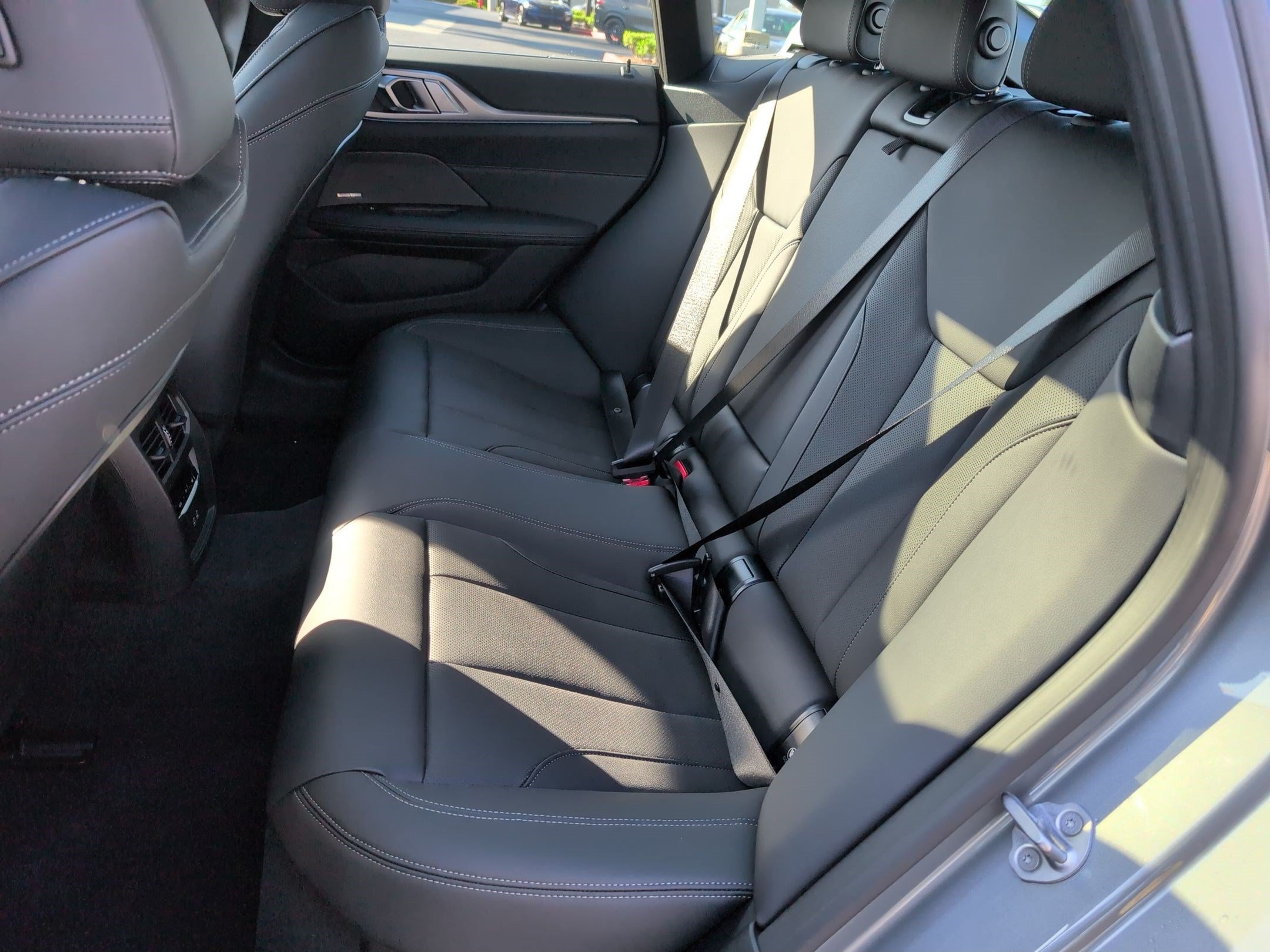 New 2026 BMW i4 eDrive40 w/ Parking Assistance Package RWD image 31