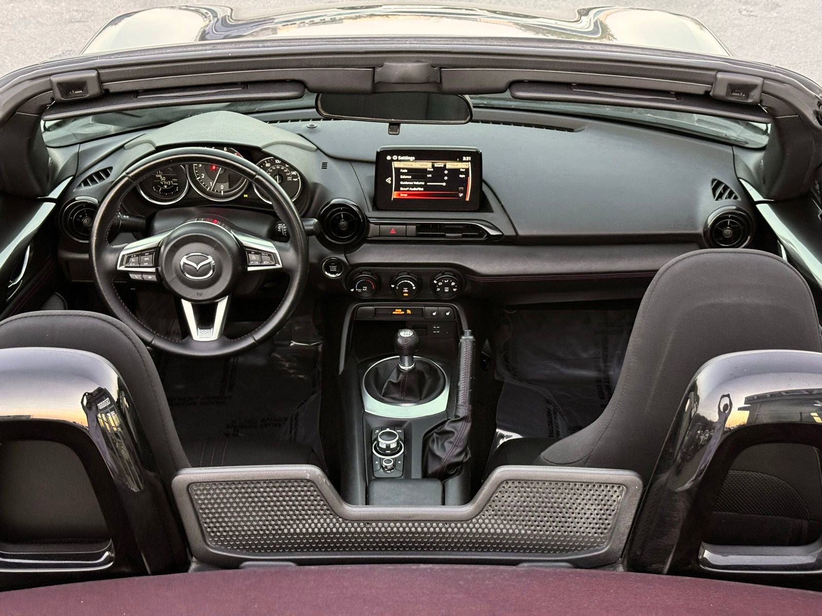 Used 2018 MAZDA MX-5 Miata Club image 2