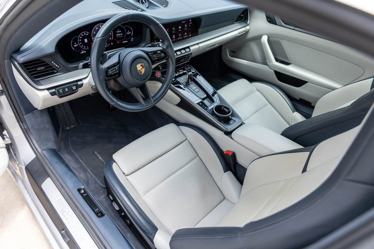 Used 2025 Porsche 911 Carrera RWD image 25