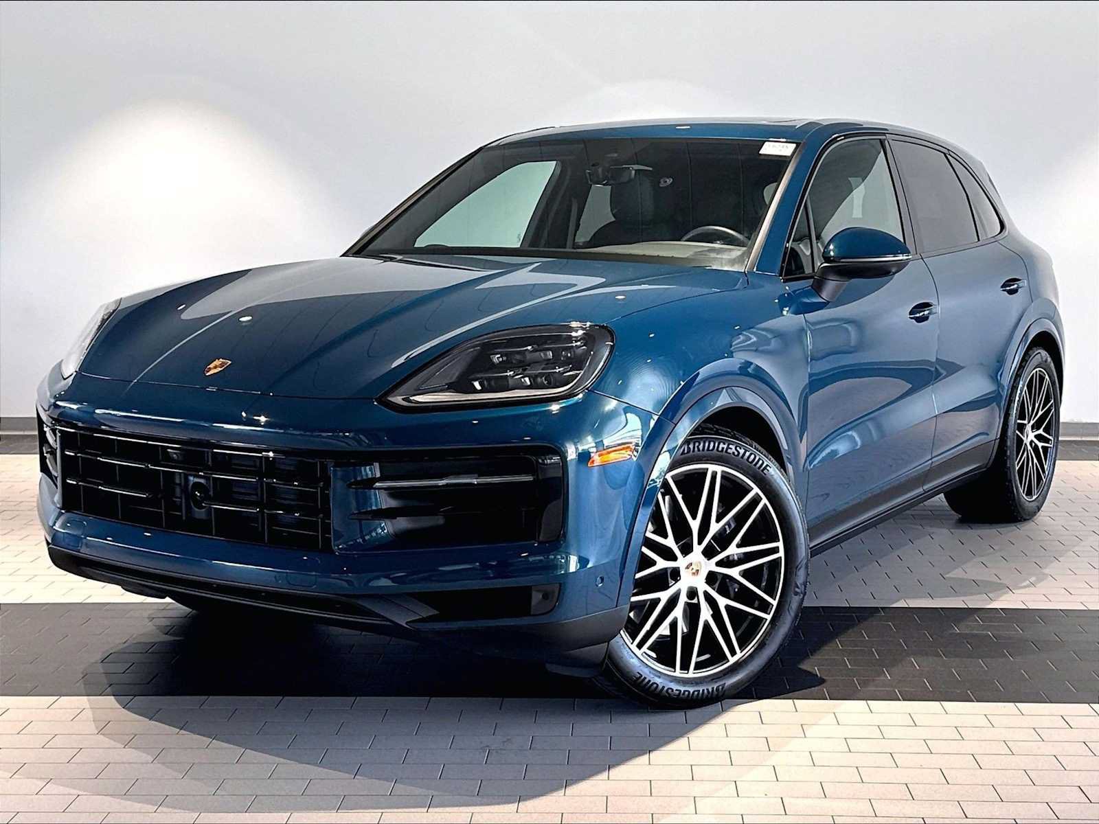 Used 2026 Porsche Cayenne AWD/4WD image 1