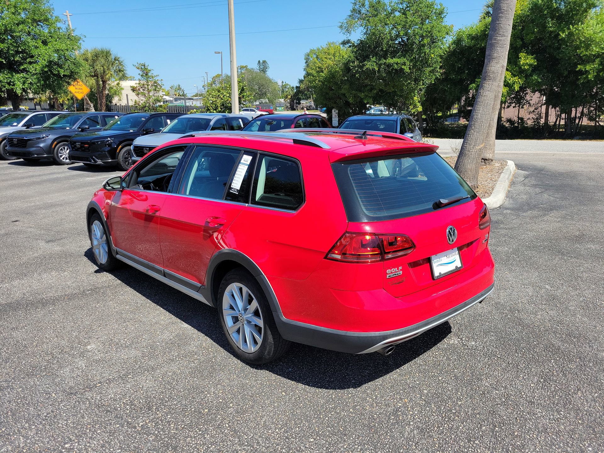 Used 2017 Volkswagen Golf Alltrack SE AWD/4WD image 9