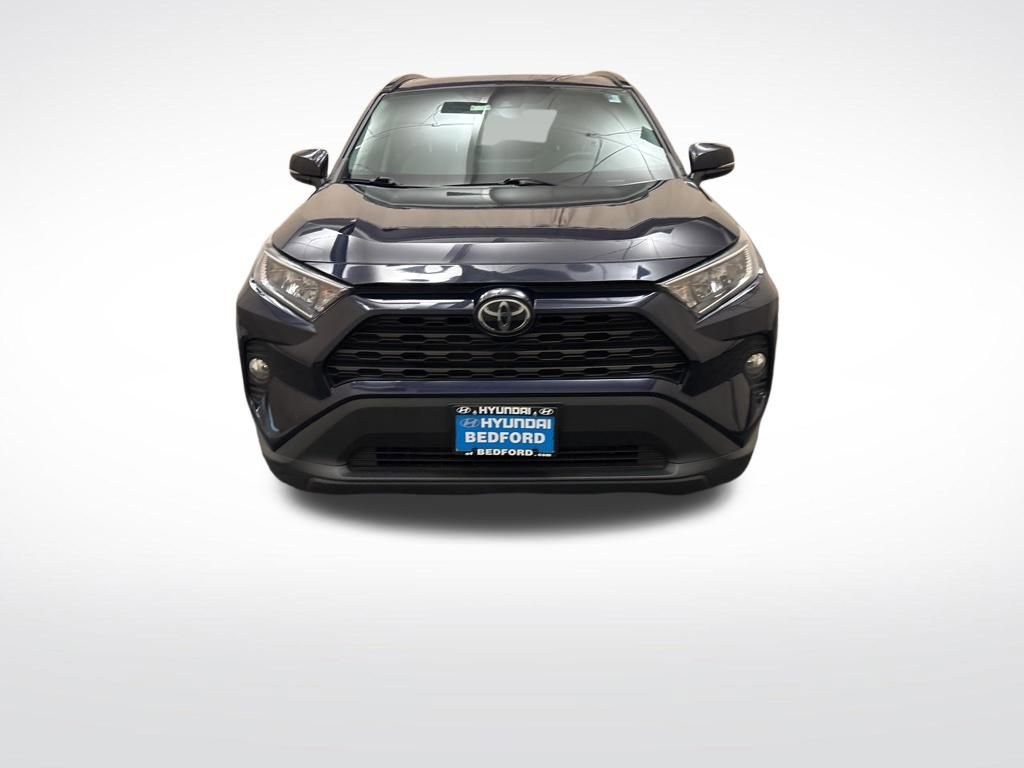 Used 2020 Toyota RAV4 XLE Premium image 2