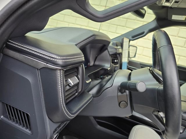 Used 2023 Ford F150 Lightning Platinum image 25