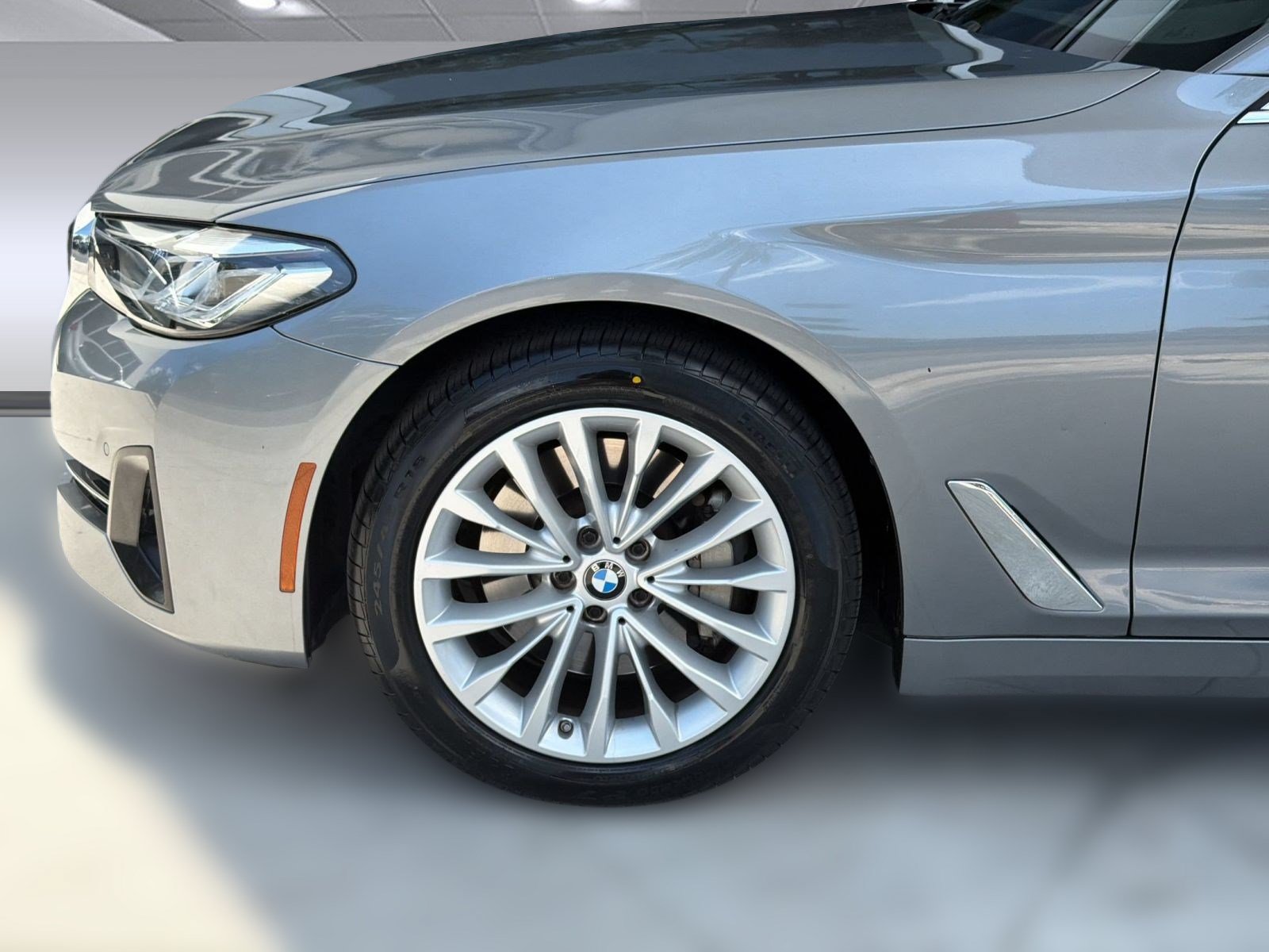 Used 2023 BMW 530i w/ Convenience Package RWD image 12