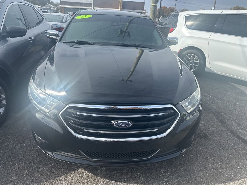Used 2017 Ford Taurus Limited FWD image 3