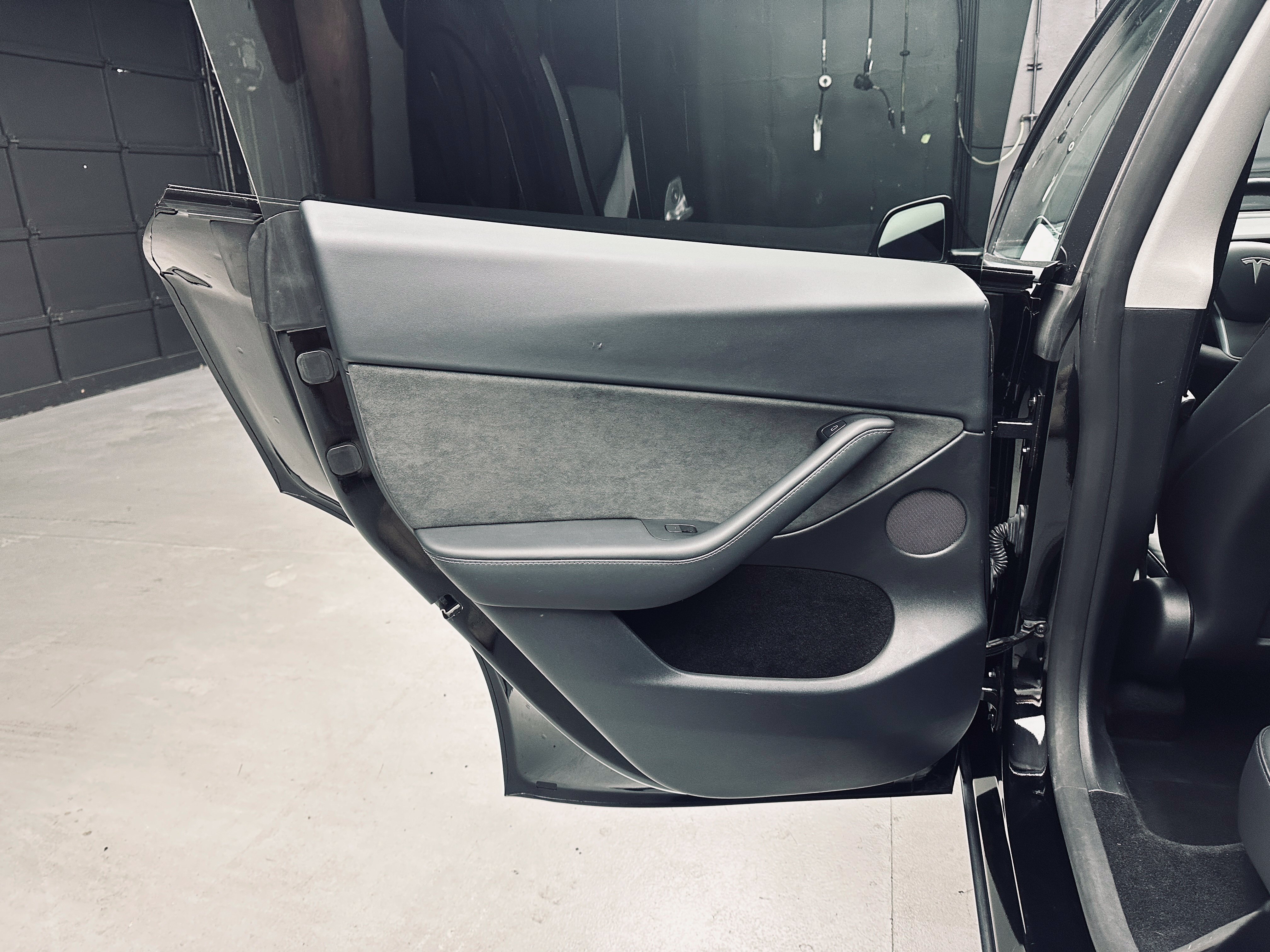 Used 2023 Tesla Model Y Long Range AWD/4WD image 24