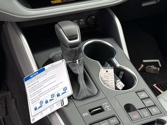 Used 2026 Toyota Highlander XLE image 23