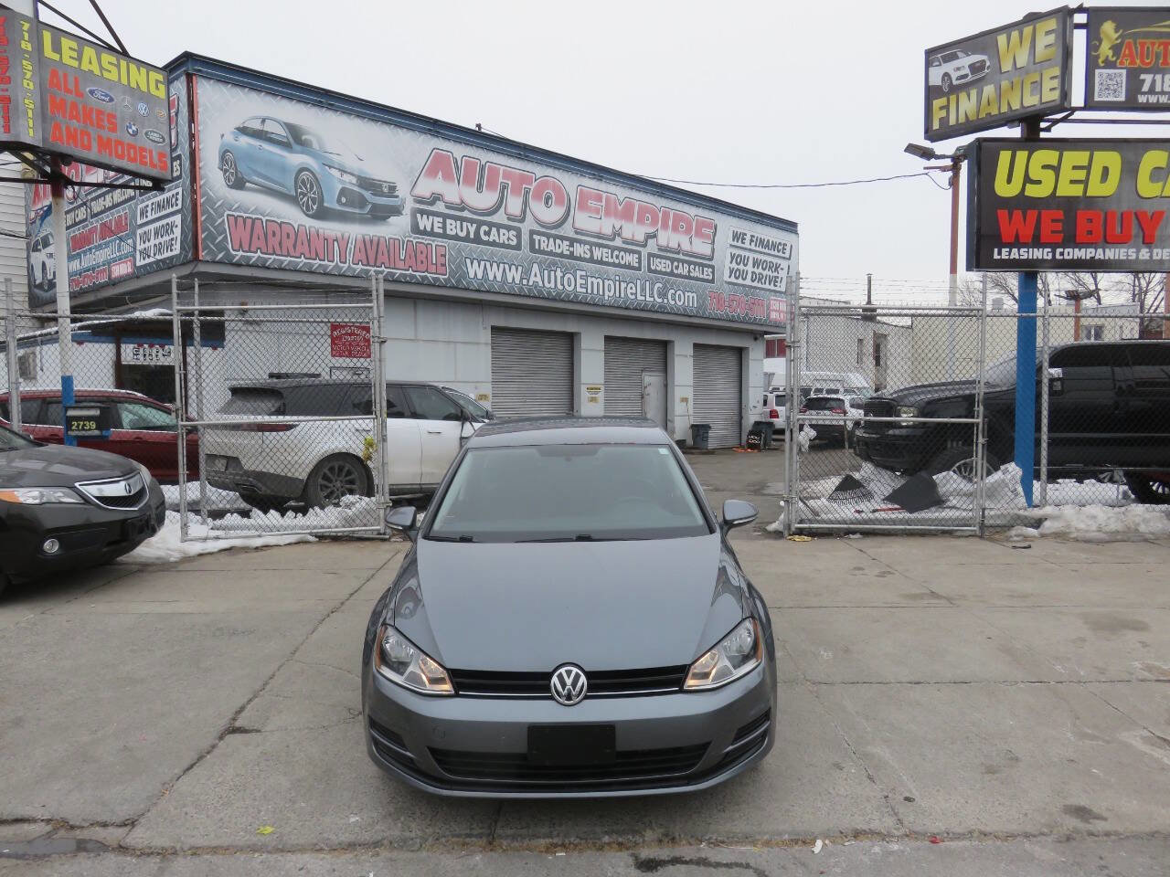 Used 2015 Volkswagen Golf S image 6