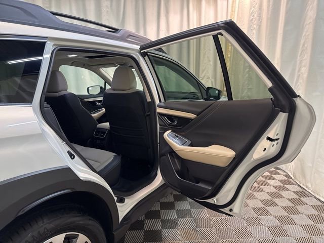 Certified 2025 Subaru Outback Limited image 32