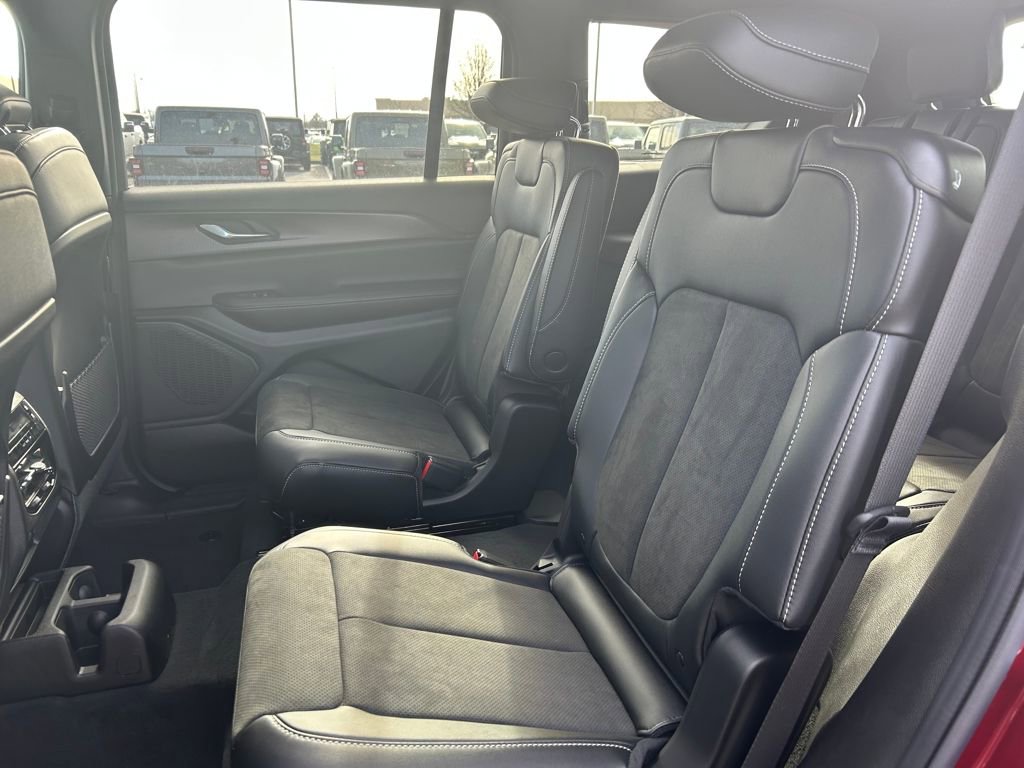 New 2025 Jeep Grand Cherokee L Altitude image 23