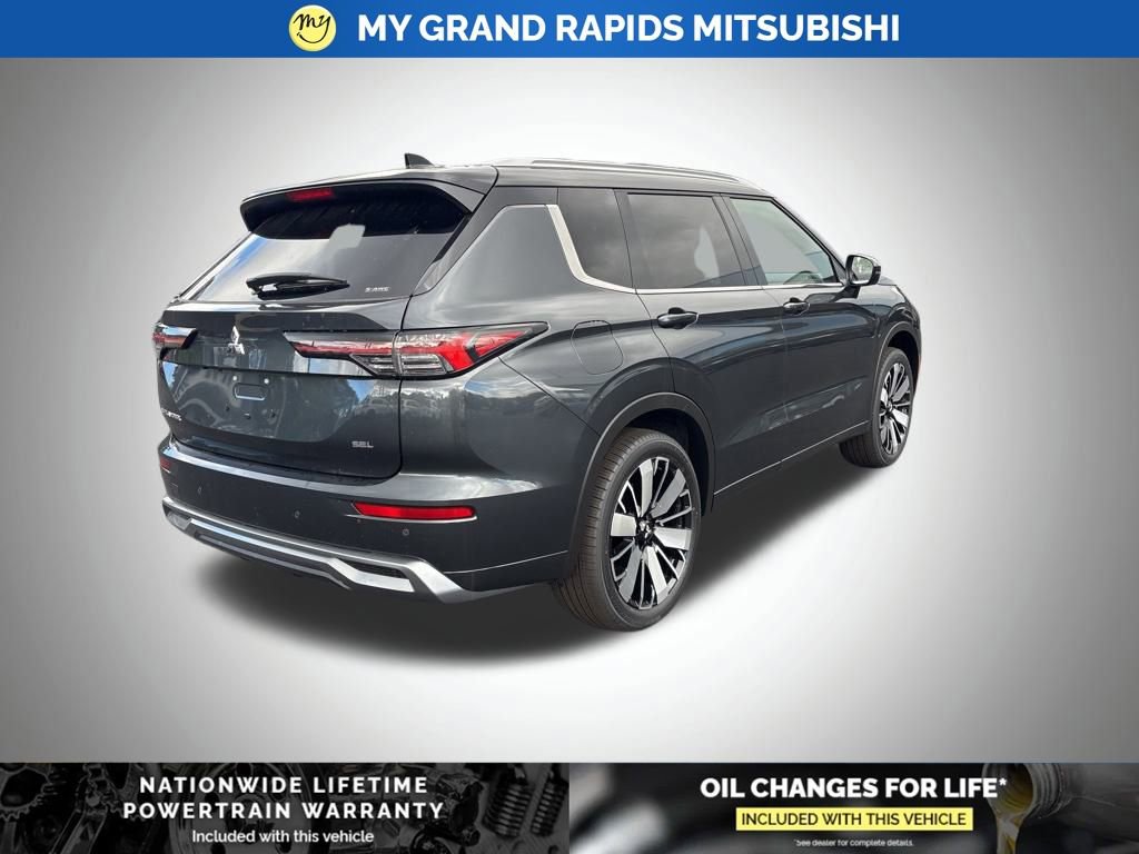 New 2025 Mitsubishi Outlander SEL image 3