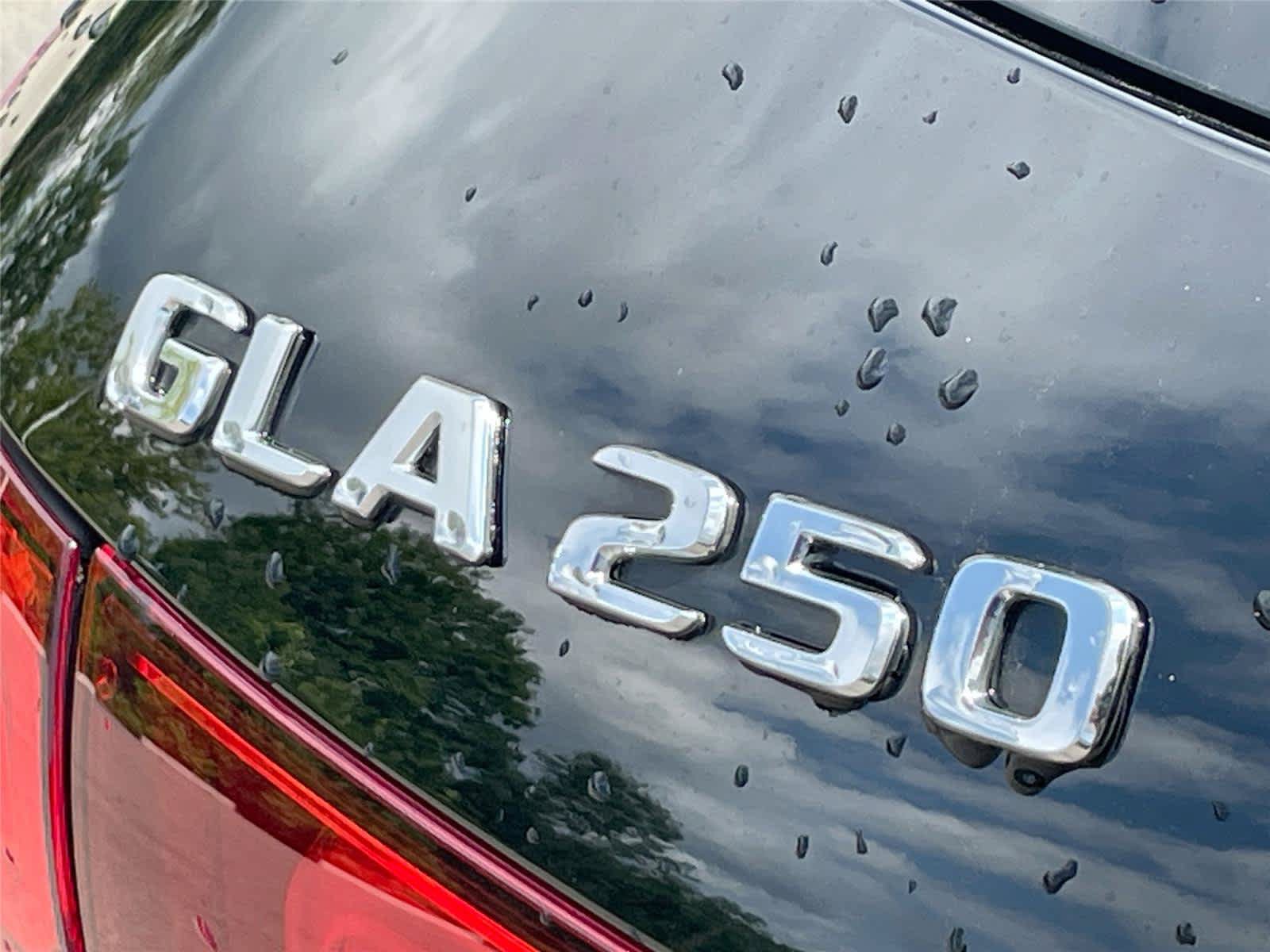 Used 2022 Mercedes-Benz GLA 250 4MATIC image 10