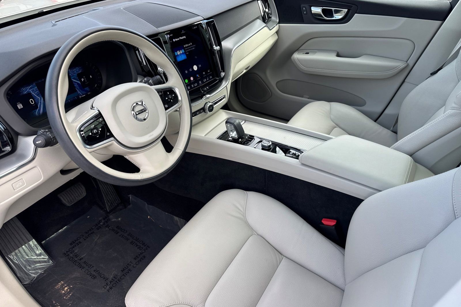 Certified 2023 Volvo XC60 B5 Core w/ Climate Package AWD/4WD image 14