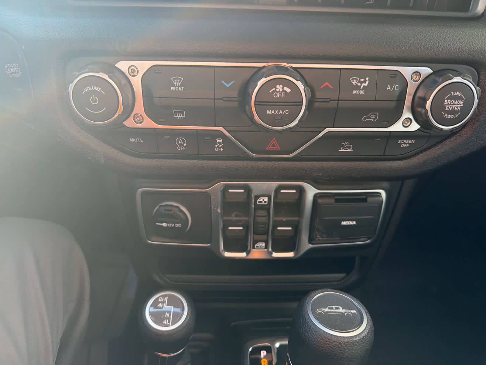 New 2026 Jeep Gladiator Sport image 25