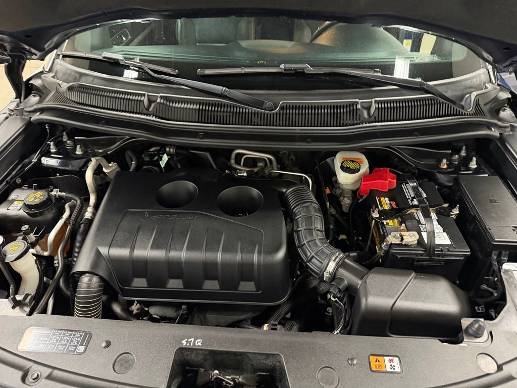 Used 2017 Ford Explorer XLT w/ Equipment Group 202A AWD/4WD image 42