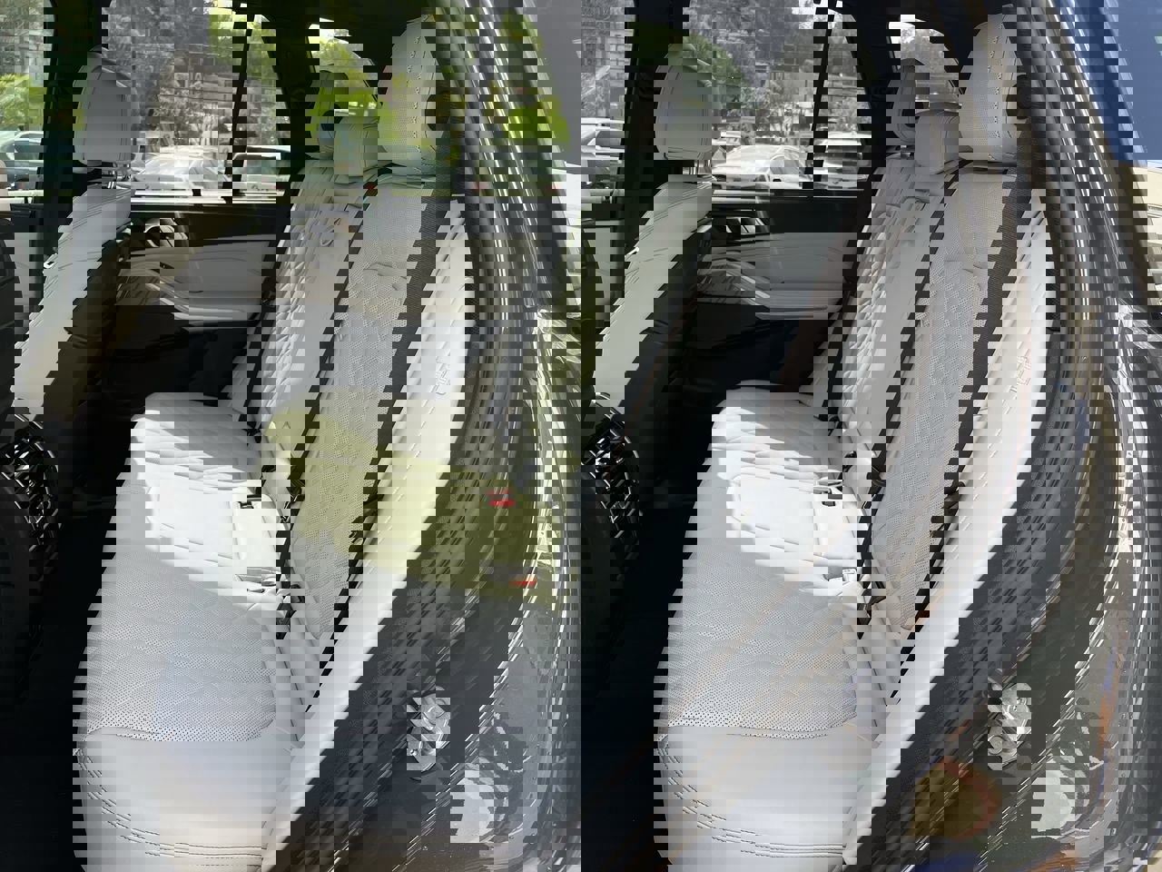 Used 2023 BMW X5 M50i w/ Executive Package image 32