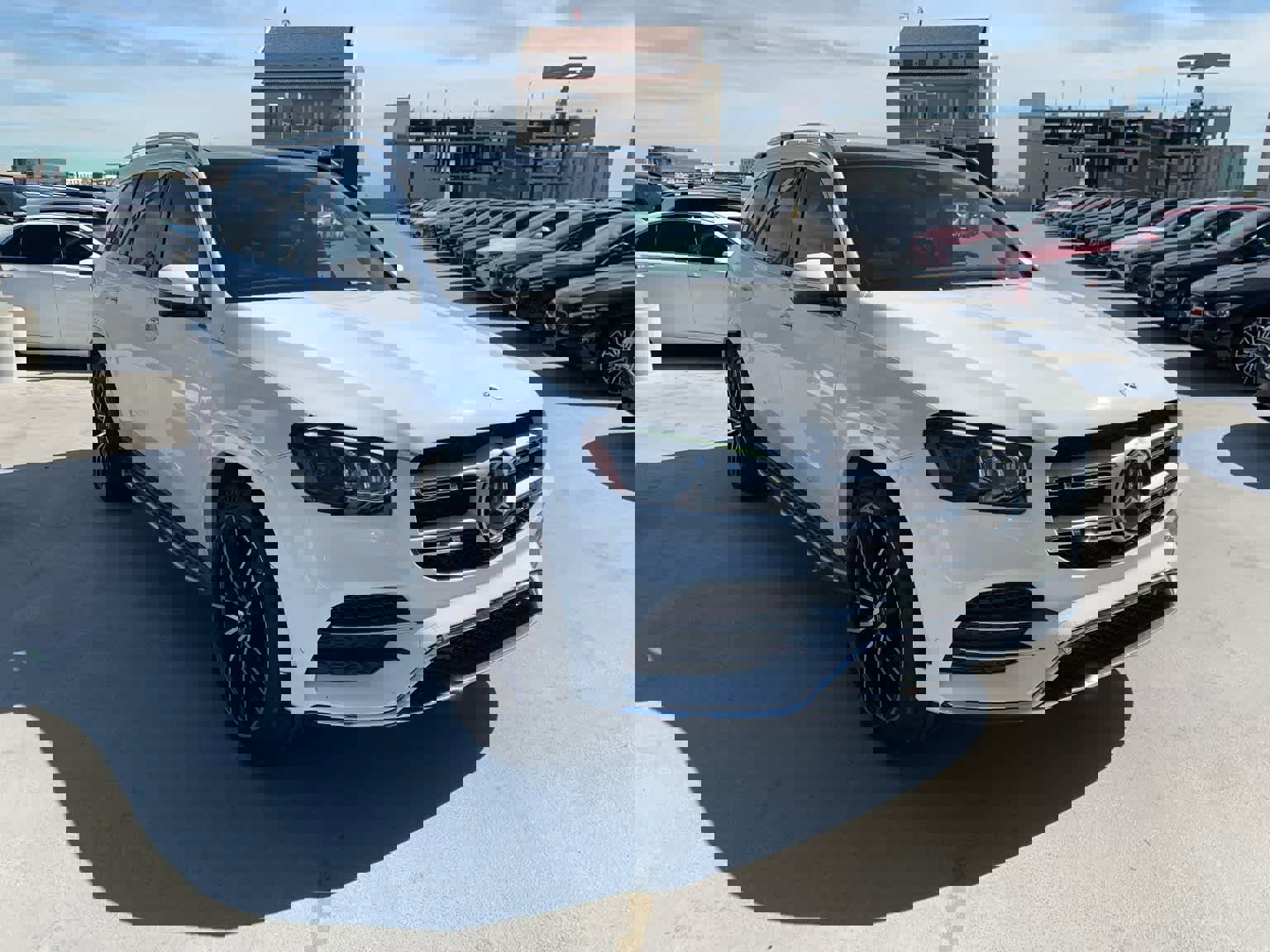 Used 2023 Mercedes-Benz GLS 450 4MATIC image 2