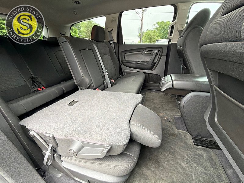 Used 2010 Chevrolet Traverse LT w/ Personal Connectivity Package FWD image 20