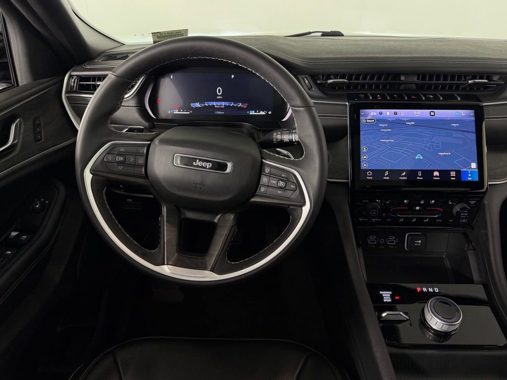 Used 2024 Jeep Grand Cherokee Limited w/ Luxury Tech Group II image 14