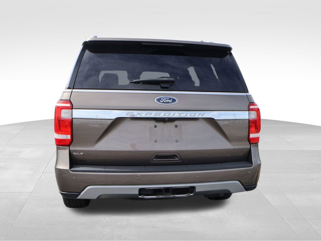 Used 2019 Ford Expedition XLT w/ Equipment Group 202A AWD/4WD image 11