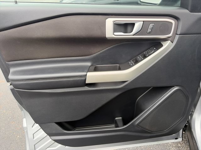 Used 2020 Ford Explorer XLT w/ Comfort Package AWD/4WD image 19
