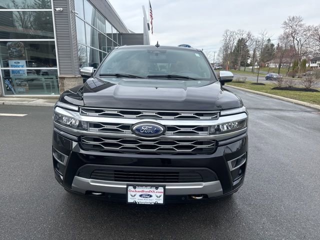Used 2024 Ford Expedition Platinum image 3