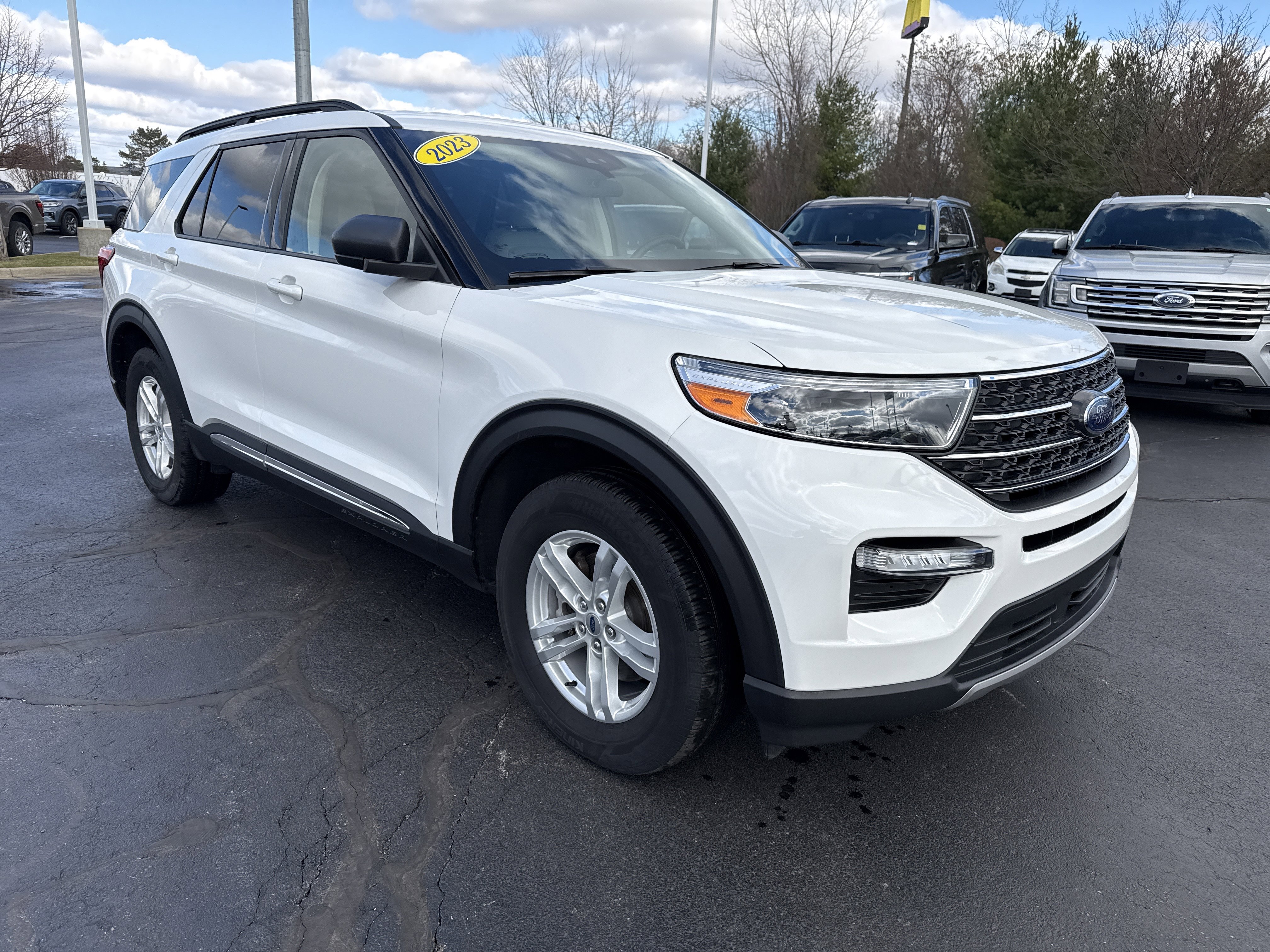 Used 2023 Ford Explorer XLT w/ Equipment Group 202A image 11