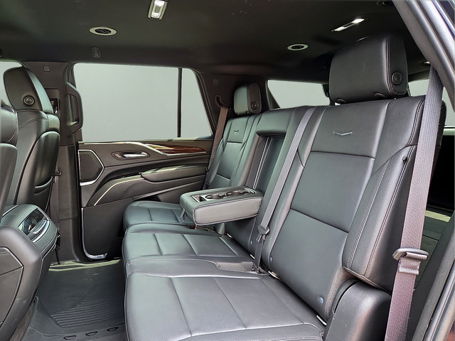 Used 2022 Cadillac Escalade Luxury w/ LPO, Illumination Package AWD/4WD image 11