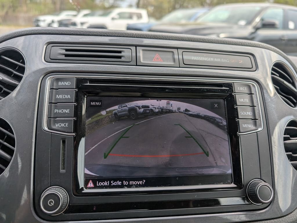 Used 2017 Volkswagen Tiguan S AWD/4WD image 23
