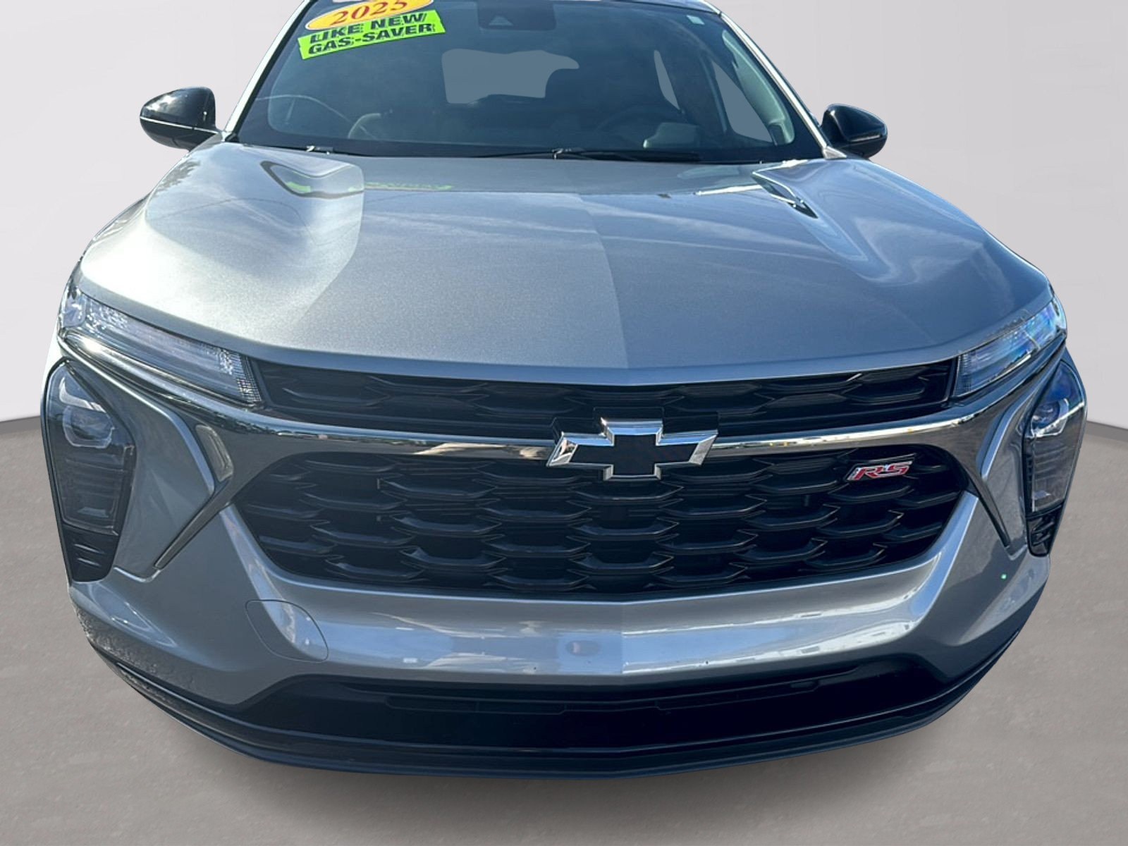 Used 2025 Chevrolet Trax RS FWD image 3