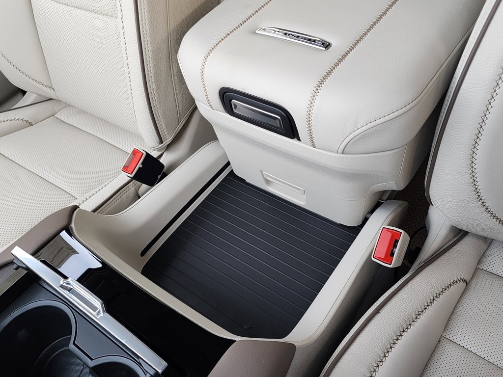 New 2026 GMC Yukon XL Denali w/ Denali Reserve Package image 38