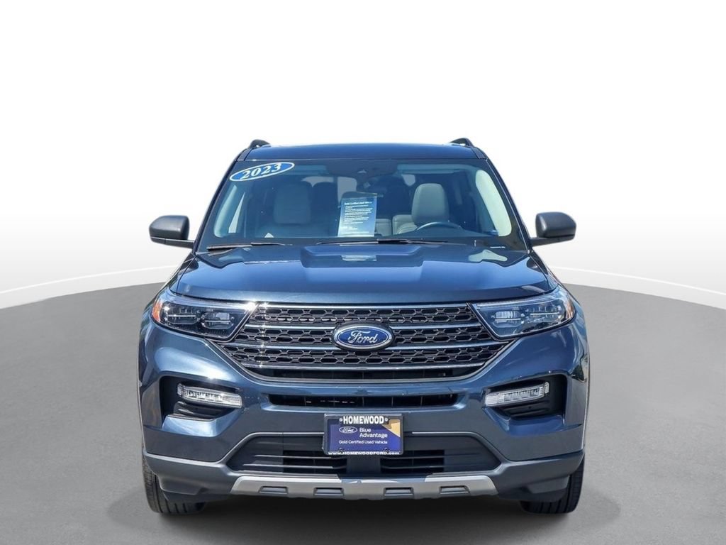 Used 2023 Ford Explorer XLT w/ Equipment Group 202A AWD/4WD image 3