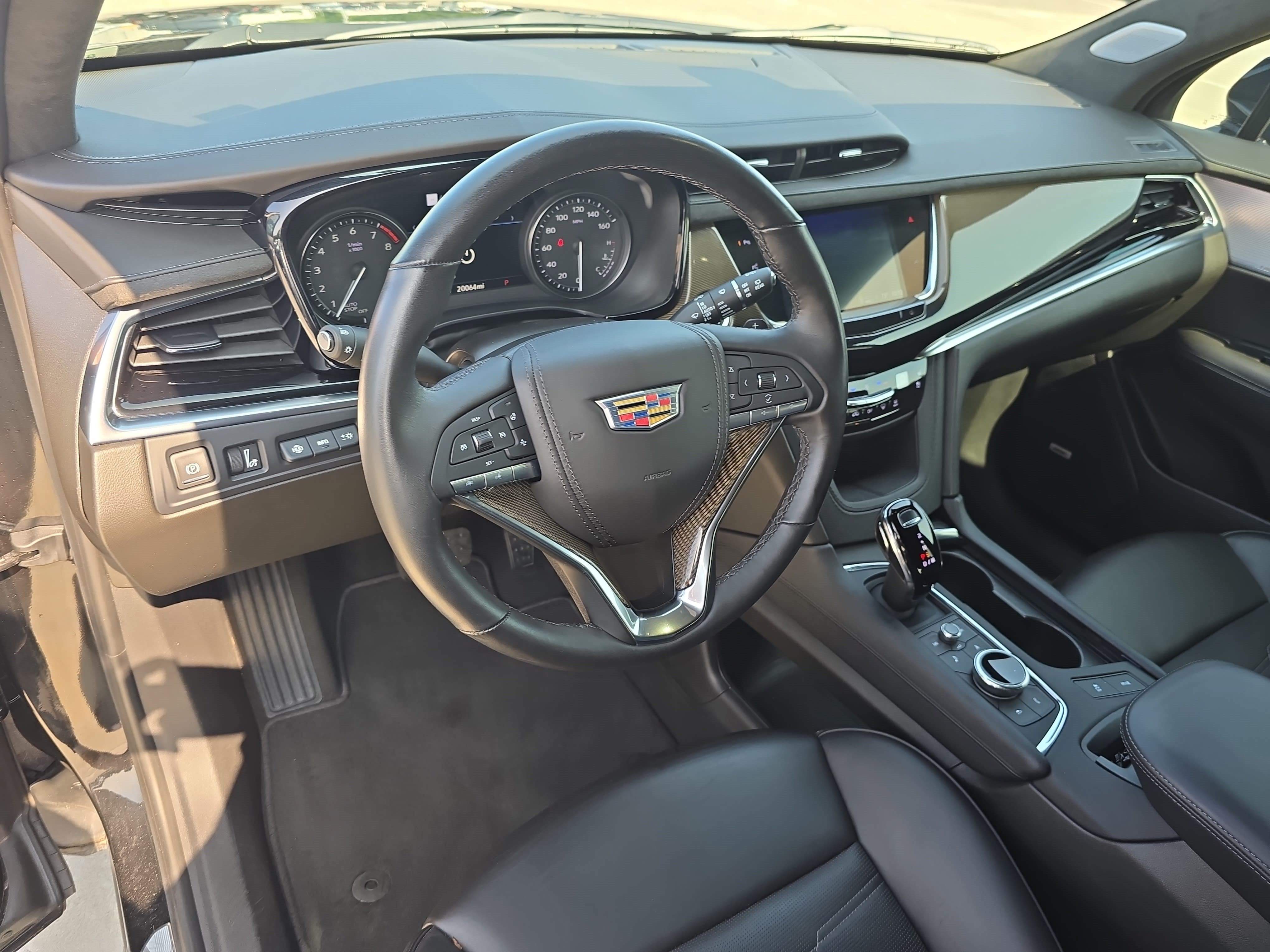 Used 2024 Cadillac XT6 Premium Luxury w/ Platinum Package FWD image 17