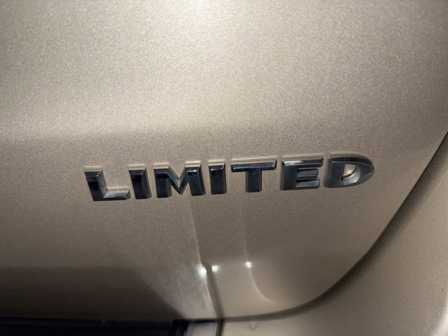 Used 2015 Jeep Grand Cherokee Limited w/ Trailer Tow Group IV image 36
