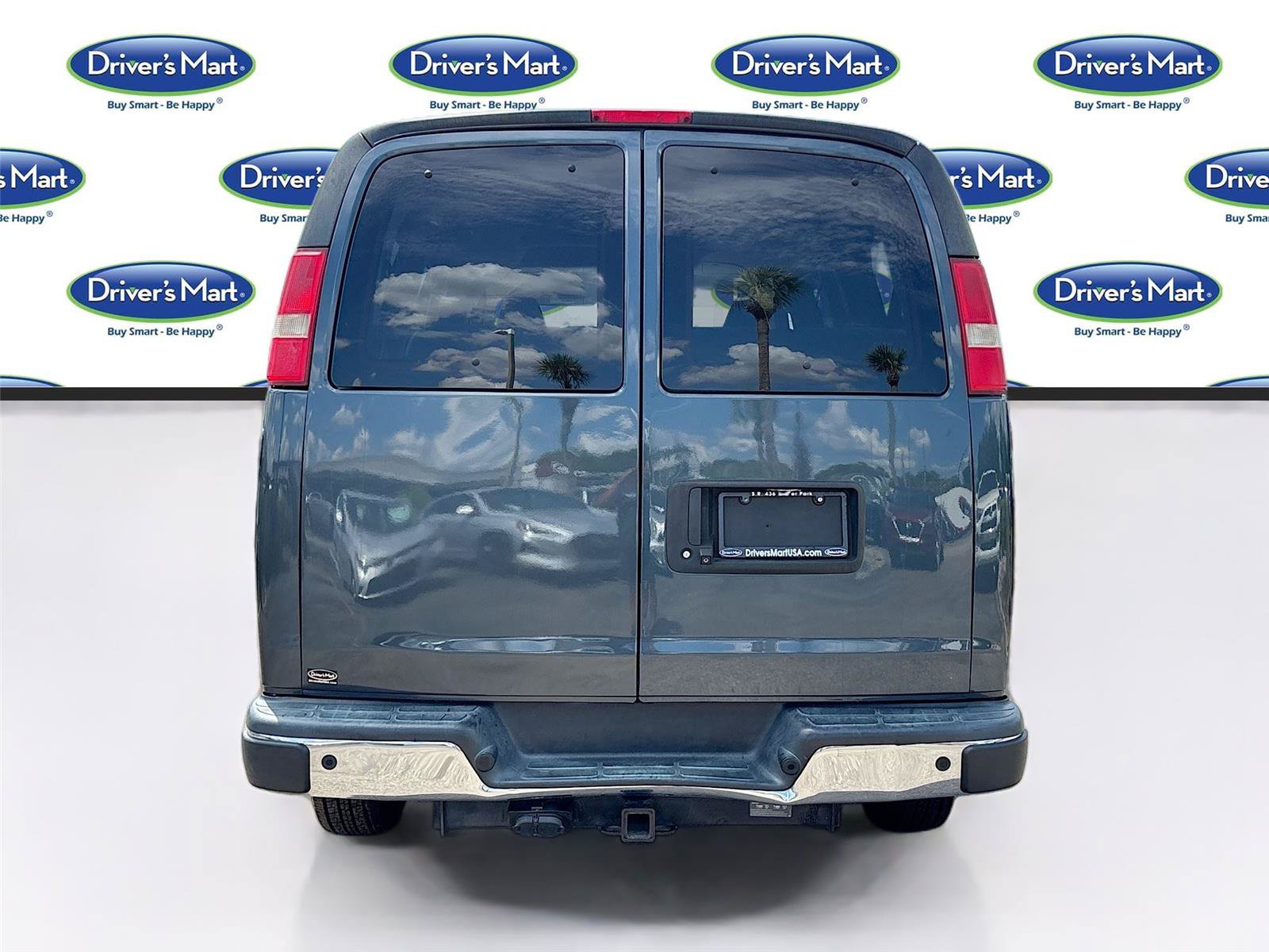 Used 2019 Chevrolet Express 3500 LT w/ LT Preferred Equipment Group RWD image 6