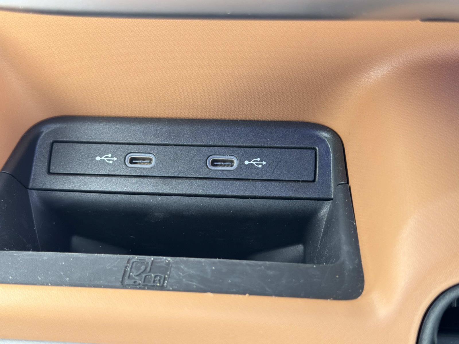 Certified 2025 Volkswagen ID. Buzz Pro S Plus AWD/4WD image 28
